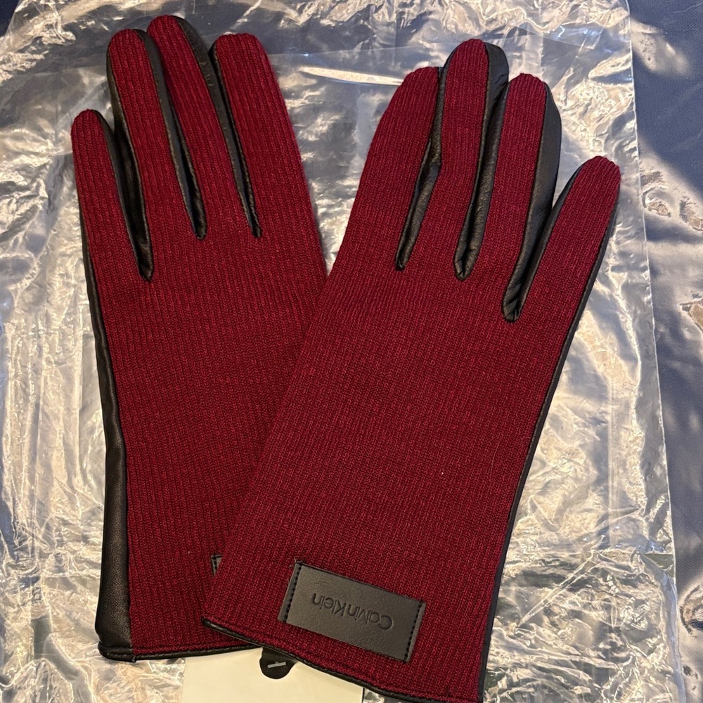 Calvin Klein Maroon and Black Knit Gloves